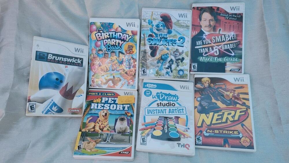 Nintendo Wii Game Lot of 7 Brunswick Smurfs 2 Nerf Pet Resort Birthday Bash